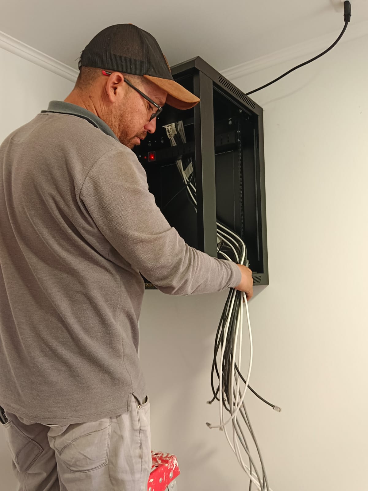 Instalación de cámaras de seguridad para negocio en Arica realizada por VINCENTI SpA